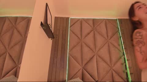 Snapshot of sabrinaspell_ chatting on November 27, 11:45 am S A B R I N A online show from November 27, 11:45 am