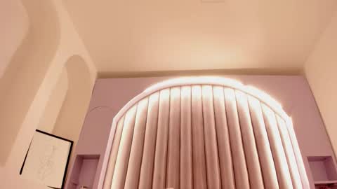 Snapshot of sabrinaspell_ chatting on December 5, 11:41 am S A B R I N A online show from December 5, 11:41 am