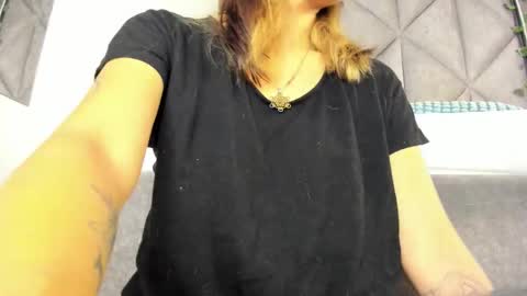 Snapshot of sabrinaspell_ chatting on December 15, 11:36 am S A B R I N A online show from December 15, 11:36 am