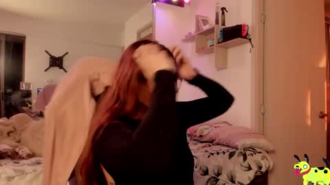 Snapshot of sabrinawiid chatting on January 12, 2:06 am Sabrina online show from January 12, 2:06 am