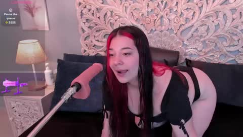 Snapshot of sabrinna_fox chatting on April 28, 7:30 pm sabrinna online show from April 28, 7:30 pm
