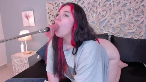 Snapshot of sabrinna_fox chatting on April 30, 8:15 pm sabrinna online show from April 30, 8:15 pm