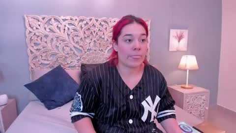 Snapshot of sabrinna_fox chatting on May 10, 7:41 pm sabrinna online show from May 10, 7:41 pm