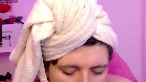 Snapshot of sachi_meow chatting on June 8, 9:59 pm Ig online show from June 8, 9:59 pm
