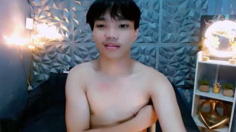 Snapshot of sachi_saint chatting on February 3, 2:33 pm Sachi online show from February 3, 2:33 pm