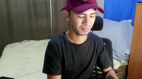 Snapshot of sachu01 chatting on May 26, 8:38 pm Sachu01 online show from May 26, 8:38 pm