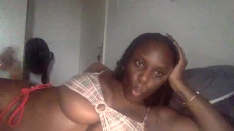 Snapshot of sade991803 chatting on July 5, 11:39 am Onika online show from July 5, 11:39 am