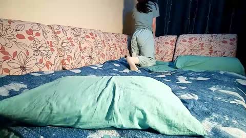 Snapshot of sademoface chatting on February 20, 12:18 am pluto online show from February 20, 12:18 am