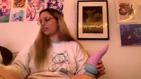 Snapshot of sadgirlsocial chatting on November 9, 1:48 am sweet angel baby online show from November 9, 1:48 am