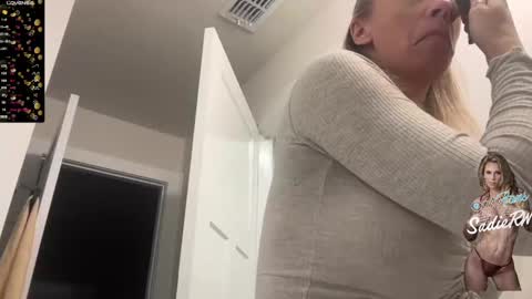 Snapshot of sadierw chatting on January 3, 1:48 am SadieRW online show from January 3, 1:48 am