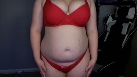 Snapshot of saelihnsexy chatting on December 1, 9:48 pm Saelihn online show from December 1, 9:48 pm