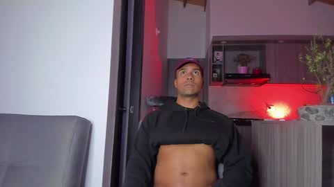 Snapshot of sag_1998 chatting on December 4, 4:43 am Sag online show from December 4, 4:43 am