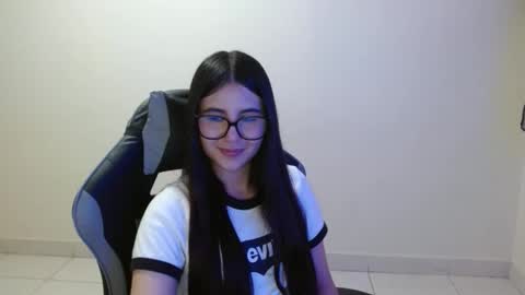 Snapshot of sahaliefox_ chatting on November 25, 9:15 pm Sahaliefox online show from November 25, 9:15 pm