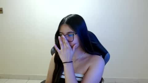 Snapshot of sahaliefox_ chatting on June 29, 1:23 am Sahaliefox online show from June 29, 1:23 am