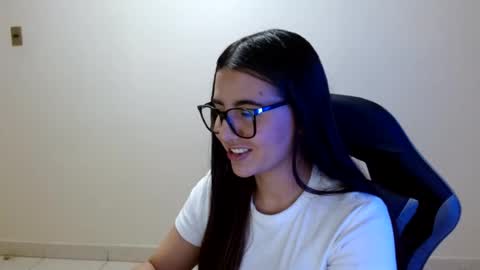 Snapshot of sahaliefox_ chatting on July 21, 10:23 pm Sahaliefox online show from July 21, 10:23 pm