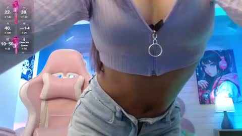 Snapshot of sahhara_ chatting on June 17, 7:59 pm Hailey jonnes online show from June 17, 7:59 pm