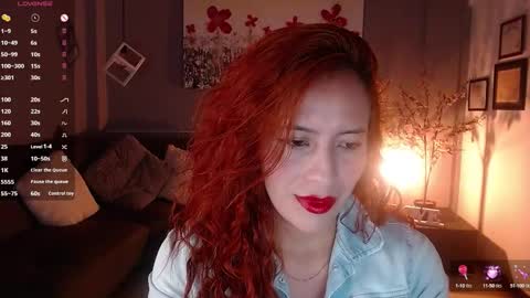 Snapshot of sahra_tayl0r_ chatting on February 22, 3:36 pm SARA online show from February 22, 3:36 pm