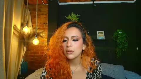 Snapshot of sahra_tayl0r_ chatting on June 8, 3:01 pm SARA online show from June 8, 3:01 pm