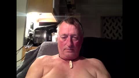 sail_naked online show from February 8, 7:05 pm