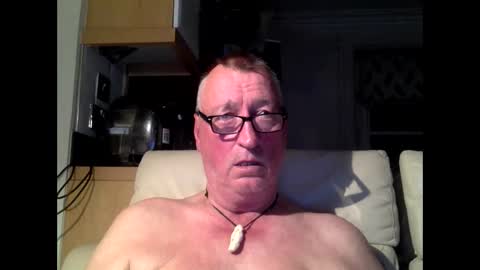 sail_naked online show from October 4, 7:01 pm