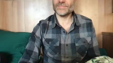 Snapshot of saint009 chatting on February 27, 11:31 am saint009 online show from February 27, 11:31 am