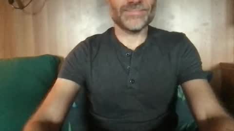 Snapshot of saint009 chatting on November 5, 2:06 pm saint009 online show from November 5, 2:06 pm