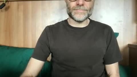 Snapshot of saint009 chatting on April 25, 11:57 am saint009 online show from April 25, 11:57 am