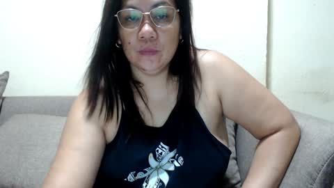 Snapshot of saint_flowerxxx chatting on December 28, 7:33 pm saint_flowerxxx online show from December 28, 7:33 pm