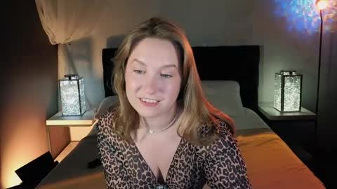 Snapshot of saint_trisha chatting on May 19, 8:26 pm Trisha online show from May 19, 8:26 pm