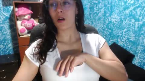 Snapshot of sakura_alek chatting on April 24, 2:14 am sakura_alek online show from April 24, 2:14 am