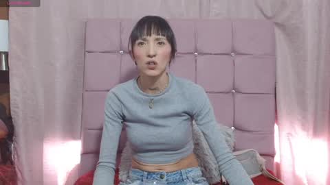 Snapshot of sakura_skinny chatting on December 6, 5:33 pm Sakura Skinny online show from December 6, 5:33 pm