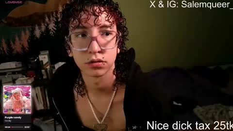 Snapshot of salemqueer_ chatting on September 13, 6:40 pm Sam online show from September 13, 6:40 pm