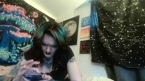 Snapshot of salemsslut chatting on December 16, 7:32 pm salemsslut online show from December 16, 7:32 pm