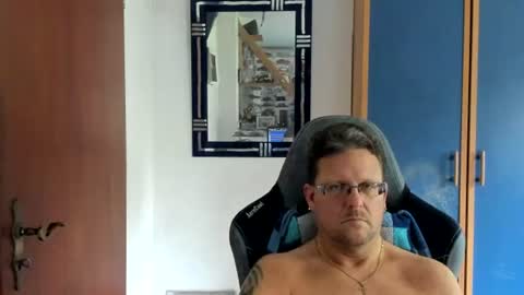 salichris online show from July 16, 12:44 pm