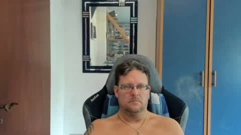 salichris online show from July 26, 8:10 am