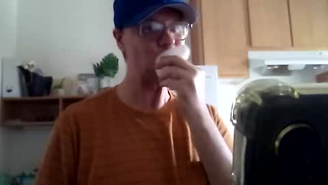 salis1981 online show from October 24, 9:00 pm