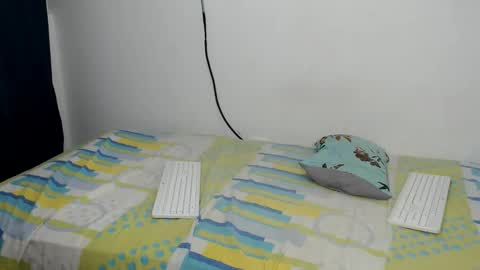 sallomeh_ online show from February 21, 1:50 am