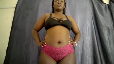 Snapshot of sally_bee1 chatting on July 26, 7:43 pm sally_bee1 online show from July 26, 7:43 pm