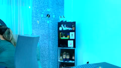 sally_ricci online show from September 17, 11:34 am