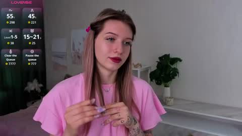 Lily online show from July 16, 1:33 am