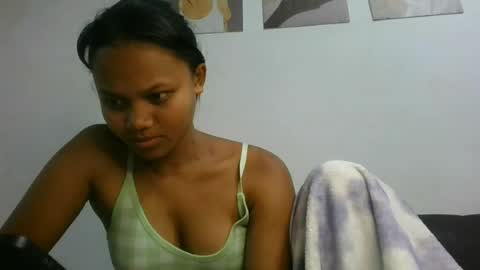 Snapshot of sallywett chatting on June 15, 3:47 pm SallyWett online show from June 15, 3:47 pm