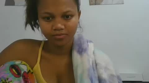 Snapshot of sallywett chatting on July 14, 9:03 am SallyWett online show from July 14, 9:03 am