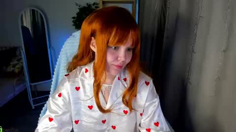 Snapshot of salmon_d chatting on July 19, 12:58 am Bella online show from July 19, 12:58 am