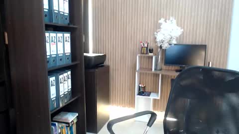 Snapshot of salome_010 chatting on April 4, 9:01 pm Salome online show from April 4, 9:01 pm