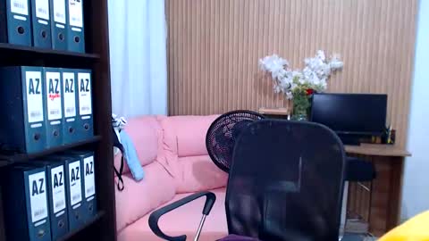 Snapshot of salome_010 chatting on May 28, 8:17 pm Salome online show from May 28, 8:17 pm