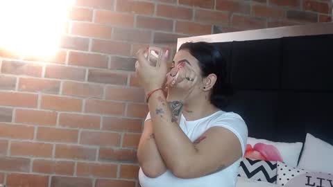 Snapshot of salome__palmer chatting on January 14, 3:26 pm online show from January 14, 3:26 pm