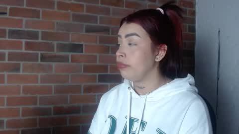 Snapshot of salome__palmer chatting on March 8, 1:17 am online show from March 8, 1:17 am