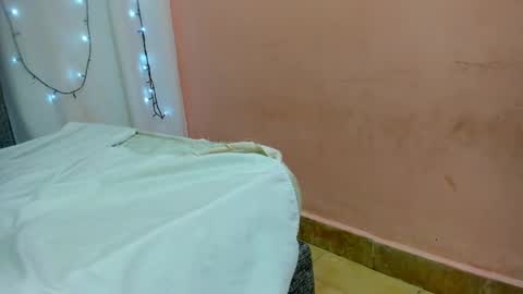 Snapshot of salome_domi chatting on February 14, 12:51 am salome online show from February 14, 12:51 am