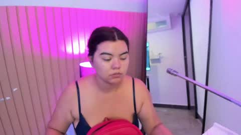 Snapshot of salomee_bigboobs chatting on May 10, 3:33 am Salome online show from May 10, 3:33 am