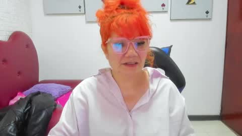 Snapshot of salomee_diazz chatting on June 2, 8:44 pm Salomee diazz online show from June 2, 8:44 pm